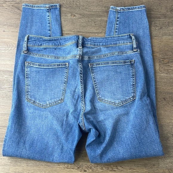 GAP Women’s Mid Rise Distressed Curvy True Skinny Jeans, size 31 - Picture 8 of 11